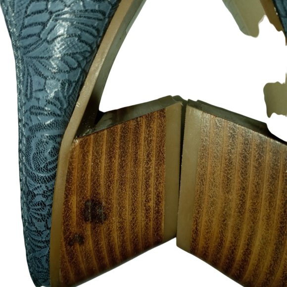 Coldwater Creek Mules Blue Floral Embossed Slip On Shoes Women's Size 8.5 - Picture 9 of 9